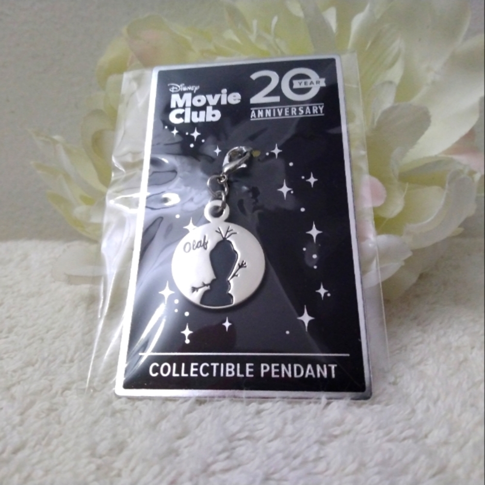 3/$10 🌟 NEW Disney Movie Club 20 Year Anniversary Olaf Collectible Pendant